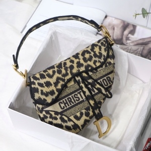 디올 DIOR 2021 SS 호피무늬 오블리크 새들백 미러급