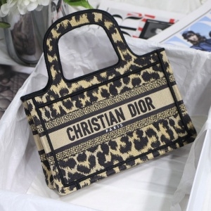디올 DIOR 2021 SS 호피무늬 북 토트백 미니 M1286 미러급