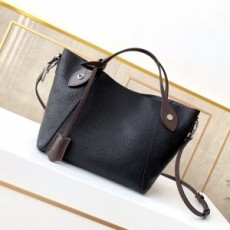 루이비통 LOUIS VUITTON 2021 SS 히나 PM 토트백 블랙 M54350 미러급
