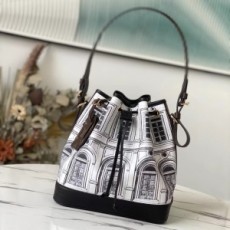 루이비통 LOUIS VUITTON 2021 SS 캐릭터 버킷백 M69712 미러급