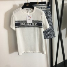 디올 DIOR 2021 SS 캐릭터 로고 여성 반팔티 스커트 세트 커스텀급