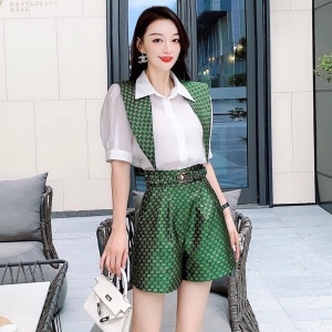 구찌 GUCCI 2021 SS 카라 퍼프소매 여성 셔츠 스카프 반바지 3종세트 커스텀급