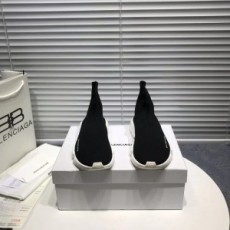 발렌시아가 BALENCIAGA 2021 SS 업그레이드 버젼 검흰 퍼포 커플 스피드러너 커스텀급