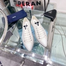 프라다 PRADA 2021 SS 투톤 로고 라인 여성 슈즈 커스텀급