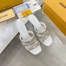 루이비통 LOUIS VUITTON 2021 SS 모노그램 큐빅 하이힐 여성 샌들 커스텀급