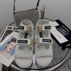 샤넬 CHANEL 2021 SS 퀄팅 패치로고 투버클 화이트 여성 샌들 커스텀급
