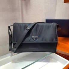 프라다 PRADA 2021 SS 삼각로고 나일론 크로스백 블랙 1BD255 커스텀급