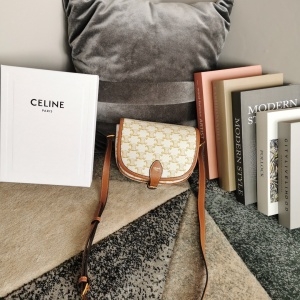 셀린느 CELINE 2021 SS 트리오페 폴코백 미듐 크로스백 아이보리 191502 커스텀급