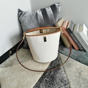 셀린느 CELINE 2021 SS 수플 버킷 16 크로스백 195573 커스텀급
