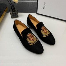 구찌 GUCCI 2021 SS 캐릭터 금색로고 블랙 남성 슈즈 커스텀급