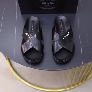 프라다 PRADA 2021 SS 레더 유광 로고 남성 슬리퍼 커스텀급