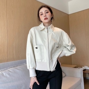 샤넬 CHANEL 2021 SS 양가죽 로고 자수 아이보리 여성 자켓 커스텀급
