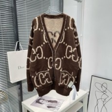 구찌 GUCCI 2021 SS 캐릭터 로고 니트 브라운 여성 가디건 커스텀급