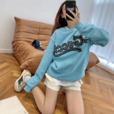 구찌 GUCCI 2021 SS 큐빅 로고 여성 긴팔티 민트 커스텀급