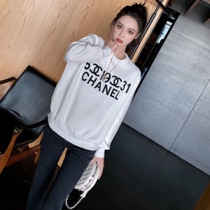 샤넬 CHANEL 2021 SS 캐릭터 로고 니트 여성 상의 커스텀급