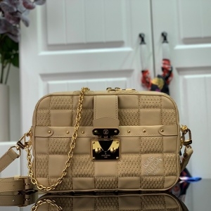 루이비통 LOUIS VUITTON 2021 SS 트로카 체인 베이지 크로스백 M59114 커스텀