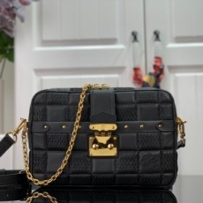 루이비통 LOUIS VUITTON 2021 SS 트로카 체인 블랙 크로스백 M59114 커스텀