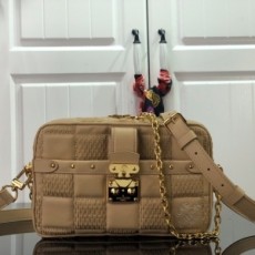 루이비통 LOUIS VUITTON 2021 SS 트로카 체인 베이지 크로스백 M59116 커스텀