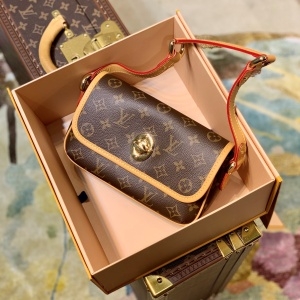 루이비통 LOUIS VUITTON 2021 SS 모노그램 티칼 숄더백 M40078 커스텀