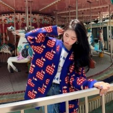 구찌 GUCCI 2021 SS 딸기 캐릭터 여성 가디건 커스텀