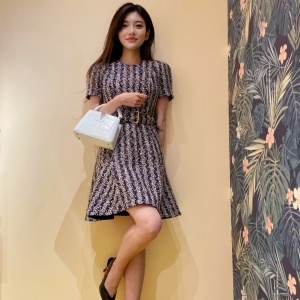 루이비통 LOUIS VUITTON 2021 SS 스트라이프 여성 원피스 커스텀