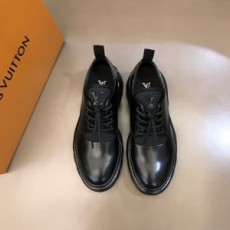 루이비통 LOUIS VUITTON 2021 SS 캐릭터 스티치 블랙 남성 슈즈 커스텀