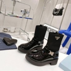 프라다 PRADA 2021 SS 버클 삼각로고 투톤 에나멜 블랙 여성 쇼트부츠 커스텀