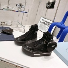 프라다 PRADA 2021 SS 파우치 버클 삼각로고 블랙 하이탑 여성 슈즈 커스텀