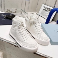 프라다 PRADA 2021 SS 파우치 버클 삼각로고 화이트 하이탑 여성 슈즈 커스텀