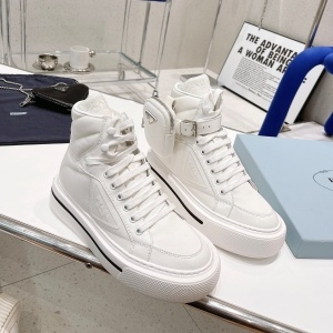 프라다 PRADA 2021 SS 파우치 버클 삼각로고 화이트 하이탑 여성 슈즈 커스텀