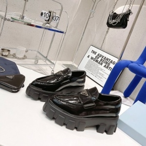 프라다 PRADA 2021 SS 스티치 삼각로고 에나멜 블랙 여성 슈즈 커스텀