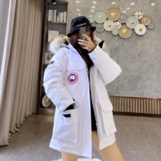 캐나다구스 CANADA GOOSE 2021 SS 코요테퍼 패치로고 화이트 커플 패딩 커스텀
