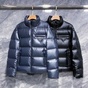 프라다 PRADA 2021 SS 삼각로고 퀄팅 유광 남성 패딩 커스텀급