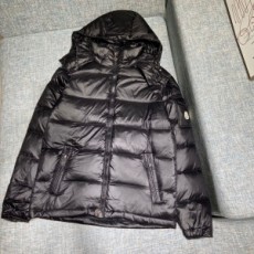 몽클레어 MONCLER 2021 SS 패치로고 후드 지퍼 블랙 남성 패딩 커스텀급