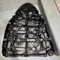 몽클레어 MONCLER 2021 SS 캐릭터 로고 후드 유광 블랙 남성 패딩 커스텀급