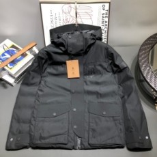 버버리 BURBERRY 2021 SS 블랙로고 후드 포켓 남성 패딩 커스텀급