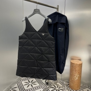 프라다 PRADA 2021 SS 삼각로고 퀄팅 조끼 자켓 여성 세트 커스텀급
