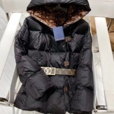 루이비통 LOUIS VUITTON 2021 SS 후드 벨트 퀄팅 여성 반패딩 커스텀급