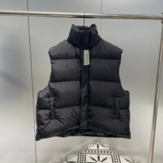 셀린느 CELINE 2021 SS 버클단추 퀄팅 포켓 블랙 여성 패딩조끼 커스텀급