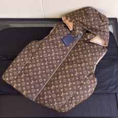 루이비통 LOUIS VUITTON 2021 SS 모노그램 후드 여성 패딩조끼 커스텀급