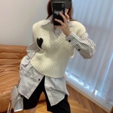 김해김 모앤코 KIMHEKIMxMO&CO 2021 SS 콜라보 하트 캐릭터 여성 니트 조끼 커스텀급
