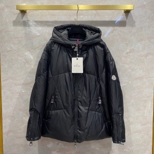 몽클레어 MONCLER 2021 SS 지퍼 포켓 후드 블랙 여성 반패딩 커스텀급
