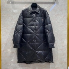 프라다 PRADA 2021 SS 삼각로고 퀄팅 카라 블랙 여성 롱패딩 커스텀급