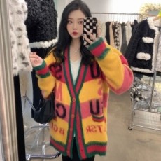 구찌 GUCCI 2021 SS 삼선 라인 캐릭터 여성 니트 가디건 커스텀급