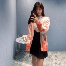 미우미우 MIUMIU 2021 SS 스타무늬 여성 니트 가디건 커스텀급