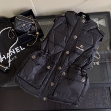 샤넬 CHANEL 2021 SS 로고 퀄팅 포켓 후드 블랙 여성 패딩조끼 커스텀급