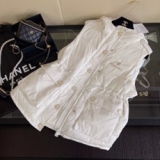 샤넬 CHANEL 2021 SS 로고 퀄팅 포켓 후드 화이트 여성 패딩조끼 커스텀급