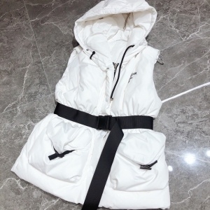 프라다 PRADA 2021 SS 로고 포켓 후드 화이트 여성 패딩조끼 커스텀급