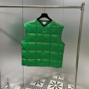 보테가 베네타 BOTTEGA VENETA 2021 SS 퀄팅 그린 여성 패딩조끼 커스텀급