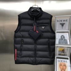프라다 PRADA 2021 SS 삼각로고 퀄팅 지퍼포켓 남성 패딩조끼 커스텀급